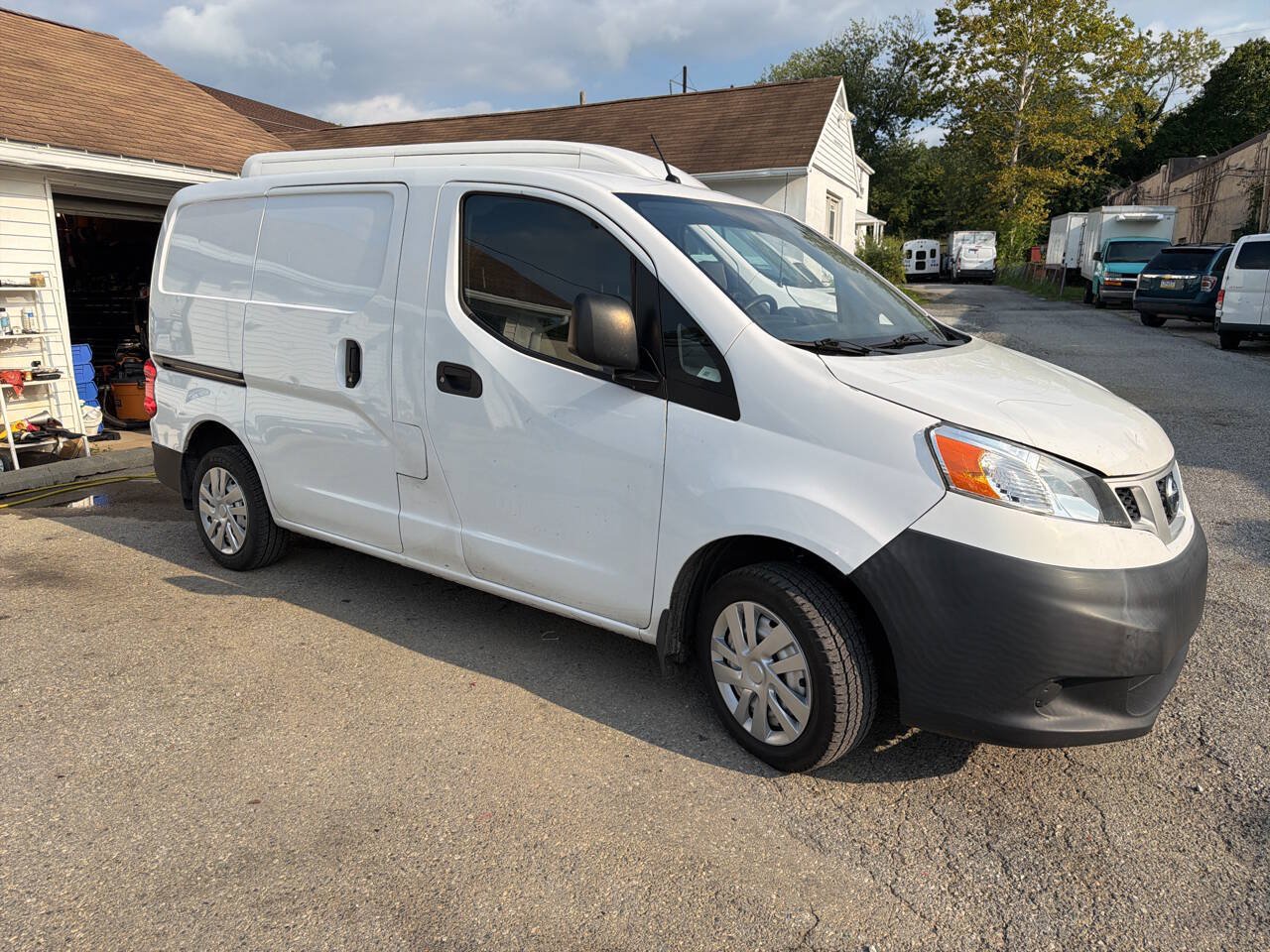 Used 2018 Nissan NV200 S FWD image 2