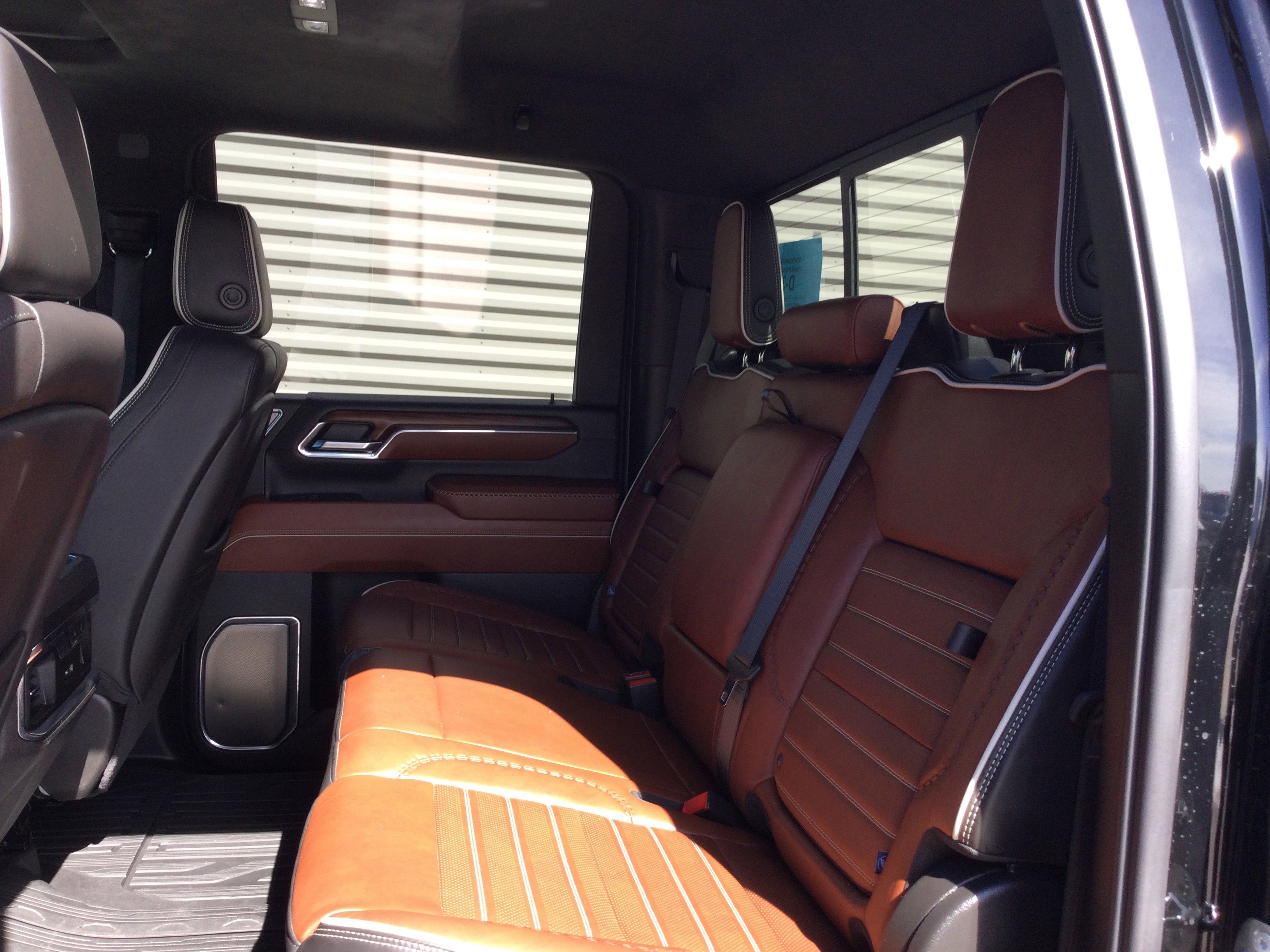 Used 2024 GMC Sierra 3500 Denali Ultimate image 11