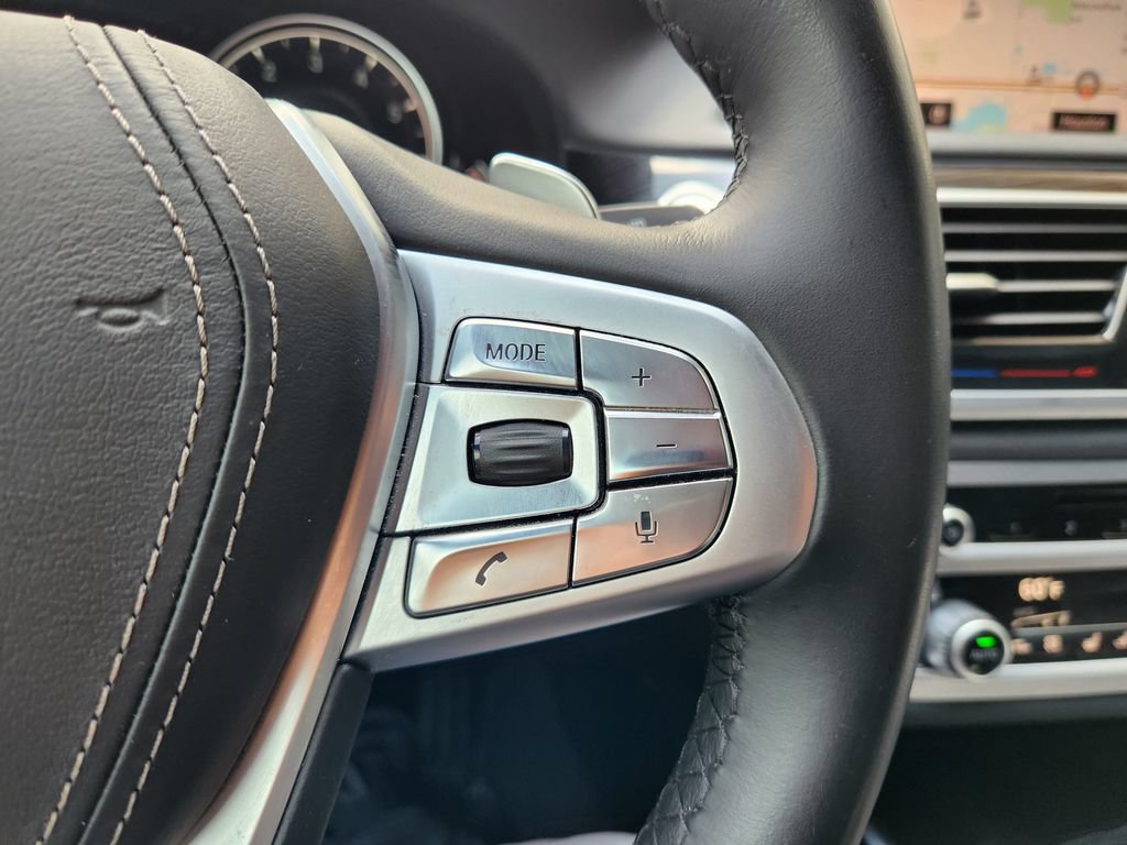 Used 2019 BMW 750i w/ M Sport Package RWD image 29