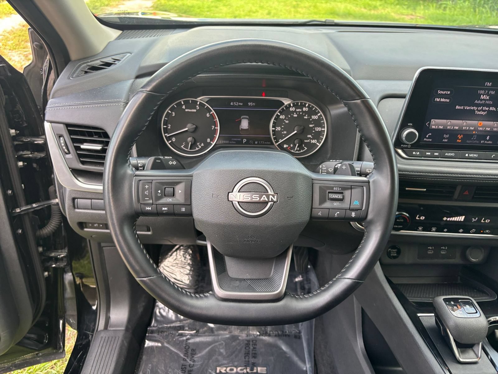Used 2025 Nissan Rogue SV FWD image 28