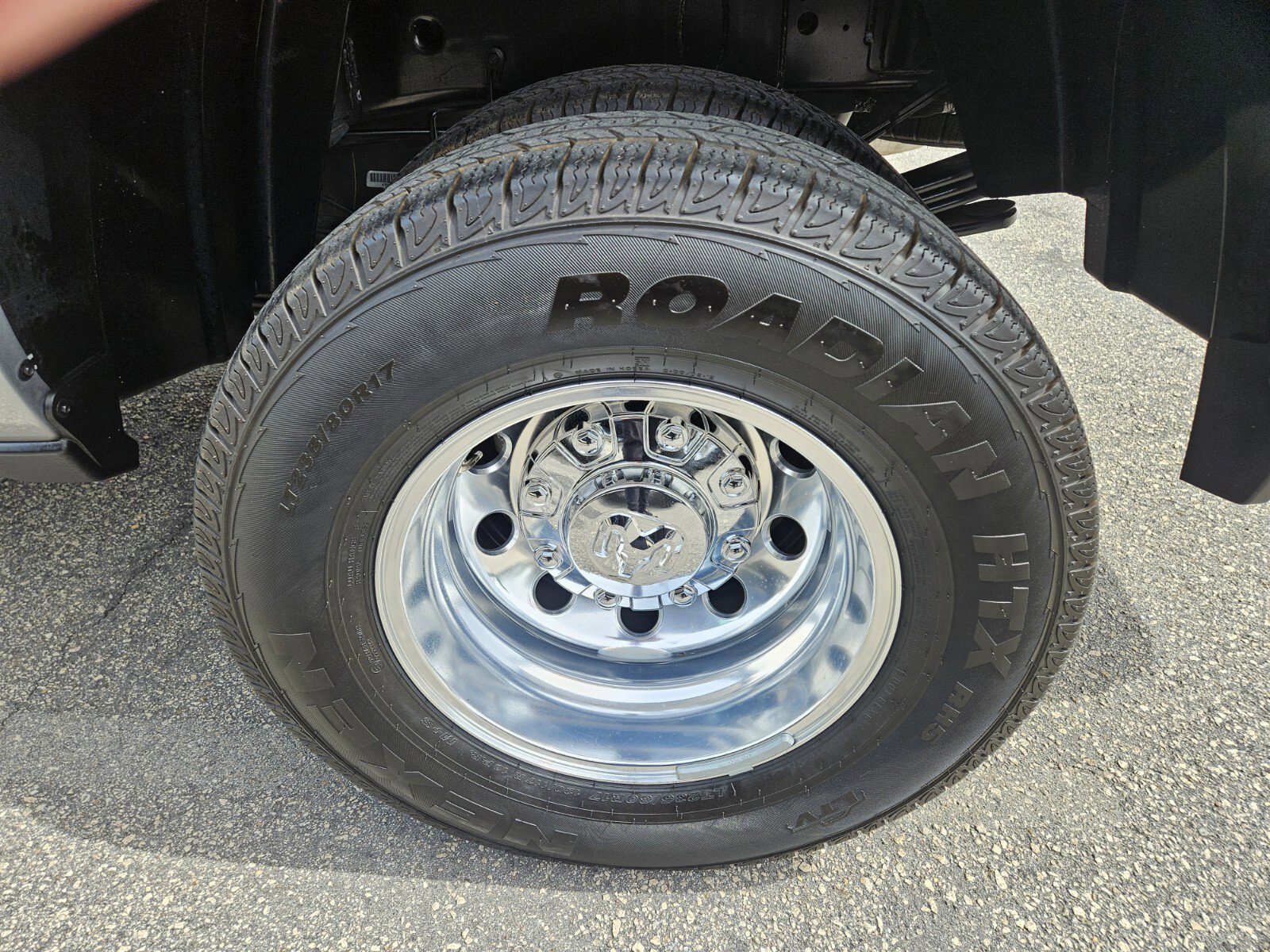 Used 2024 RAM 3500 Laramie image 11