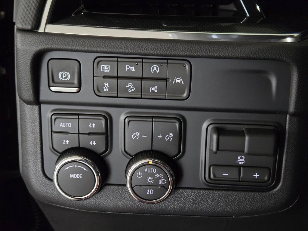 New 2026 Chevrolet Suburban RST w/ Comfort Package AWD/4WD image 29