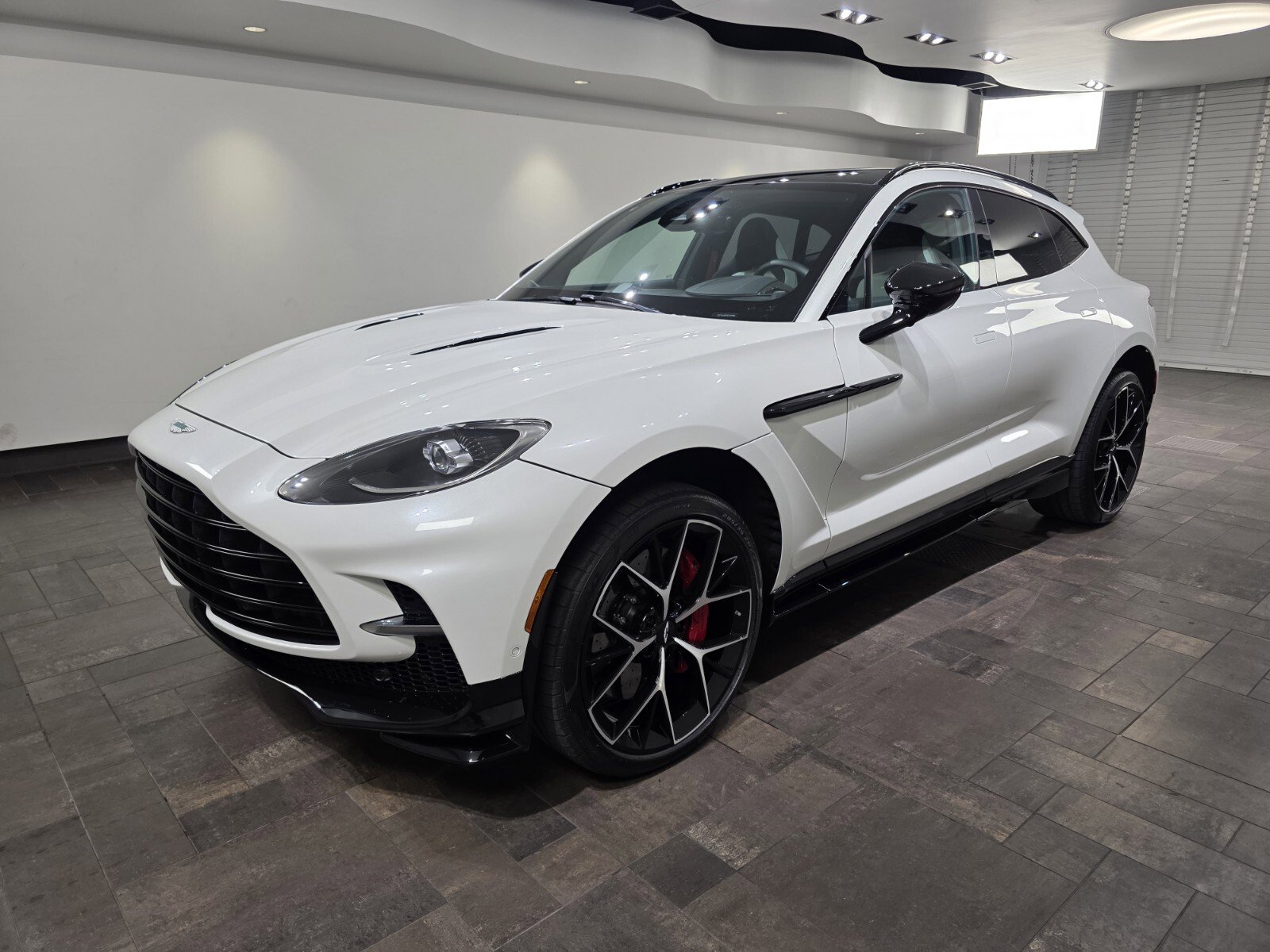 New 2025 Aston Martin DBX 707 image 25