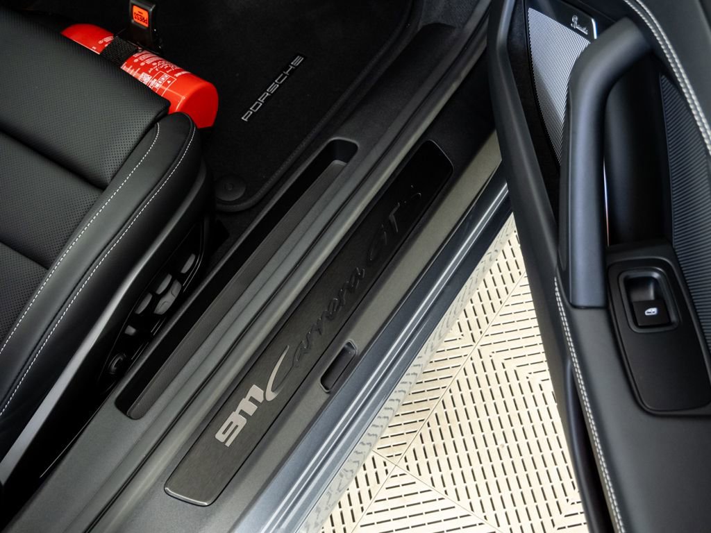 Certified 2026 Porsche 911 Carrera GTS image 23