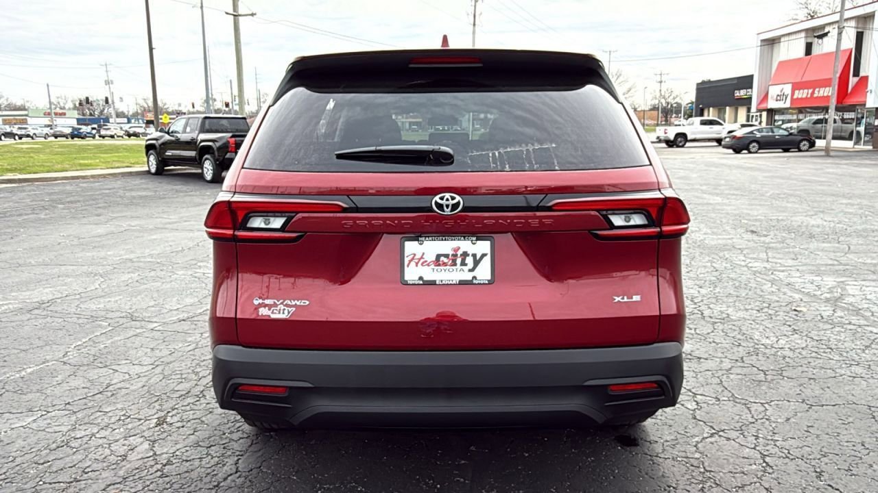 New 2026 Toyota Grand Highlander XLE image 6