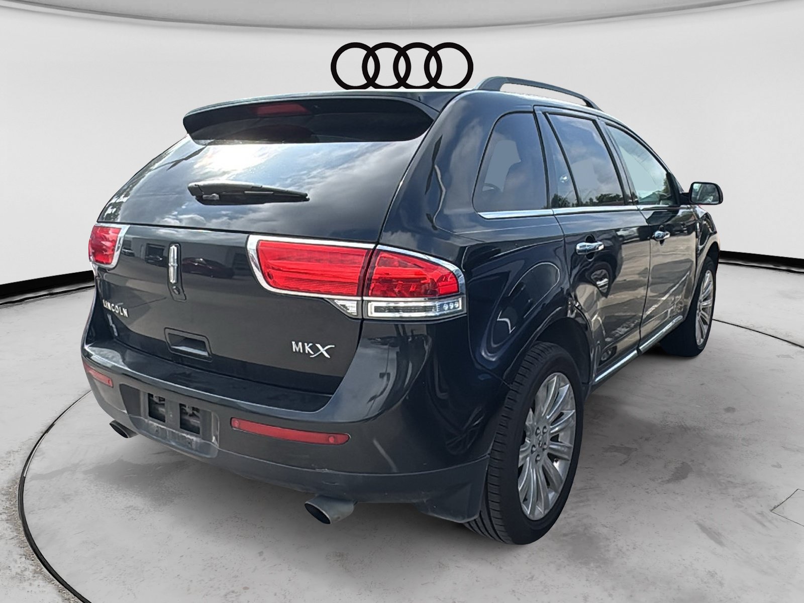 Used 2013 Lincoln MKX FWD image 4