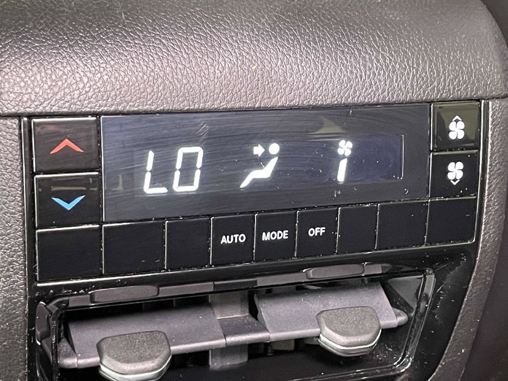 Used 2023 Jeep Grand Cherokee L Laredo AWD/4WD image 22