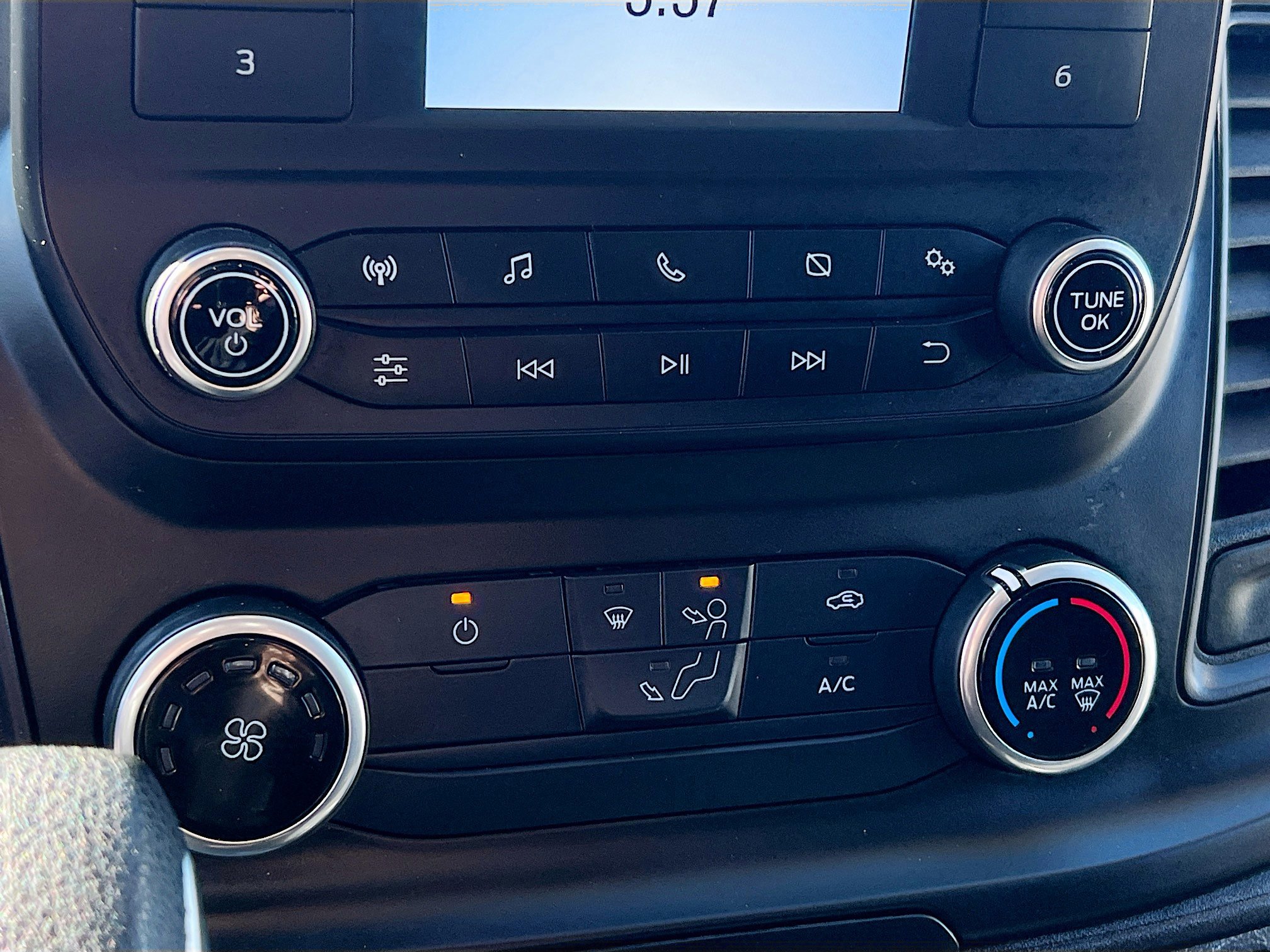 Used 2023 Ford Transit 250 148 High Roof Extended w/ Load Area Protection Package image 26