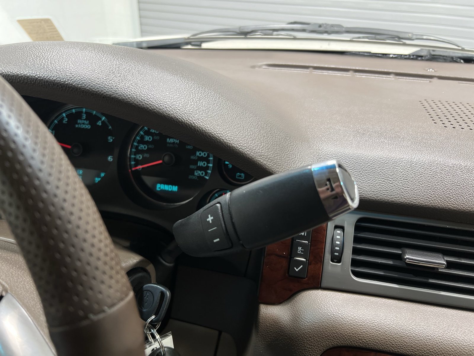 Used 2011 Chevrolet Avalanche LTZ RWD image 19