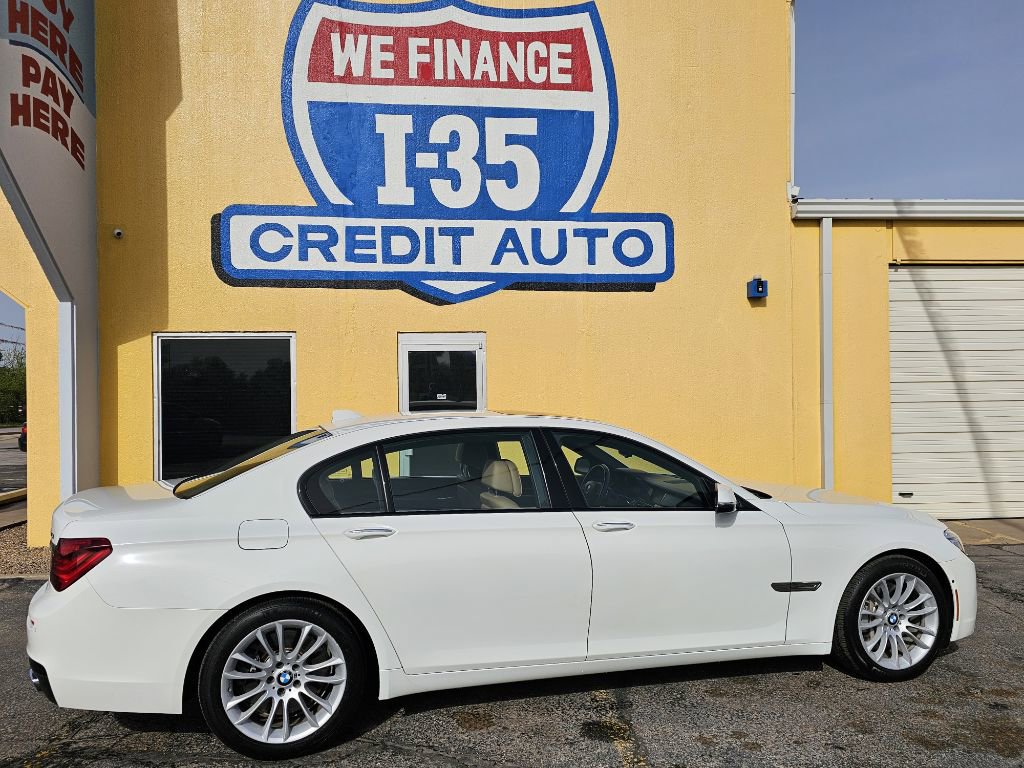 Used 2015 BMW 750Li xDrive image 7