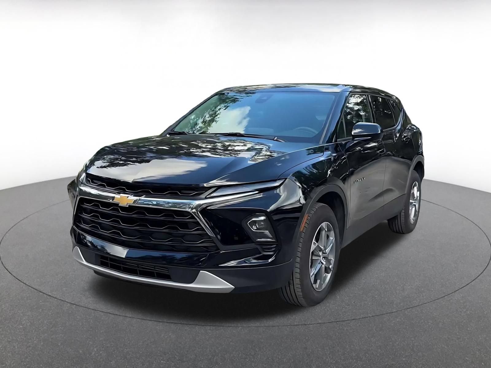 Used 2026 Chevrolet Blazer LT FWD image 6