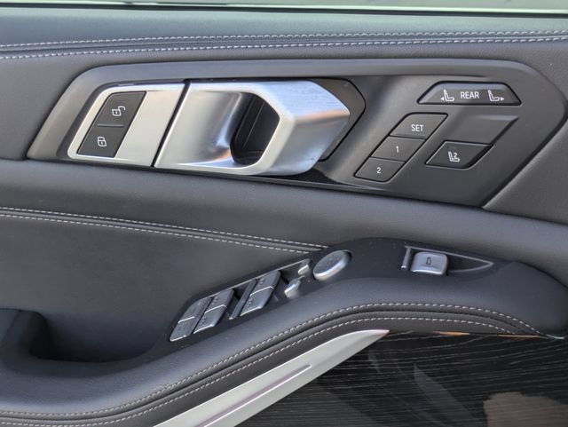 Used 2024 BMW X7 xDrive40i w/ M Sport Package AWD/4WD image 24