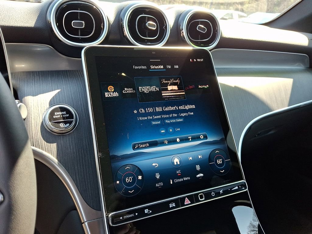 Used 2025 Mercedes-Benz GLC 300 4MATIC image 17