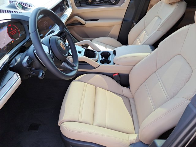 New 2025 Porsche Cayenne GTS image 23