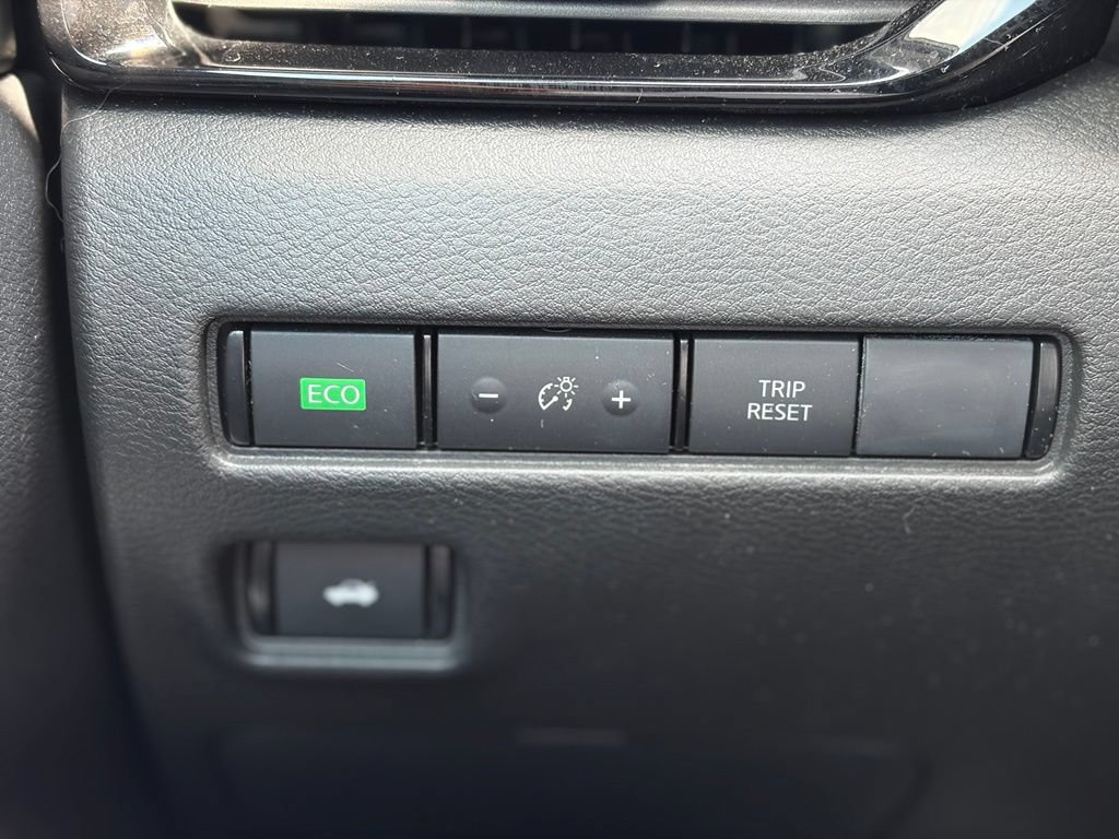 Used 2023 Nissan Sentra SR w/ SR Premium Package FWD image 29