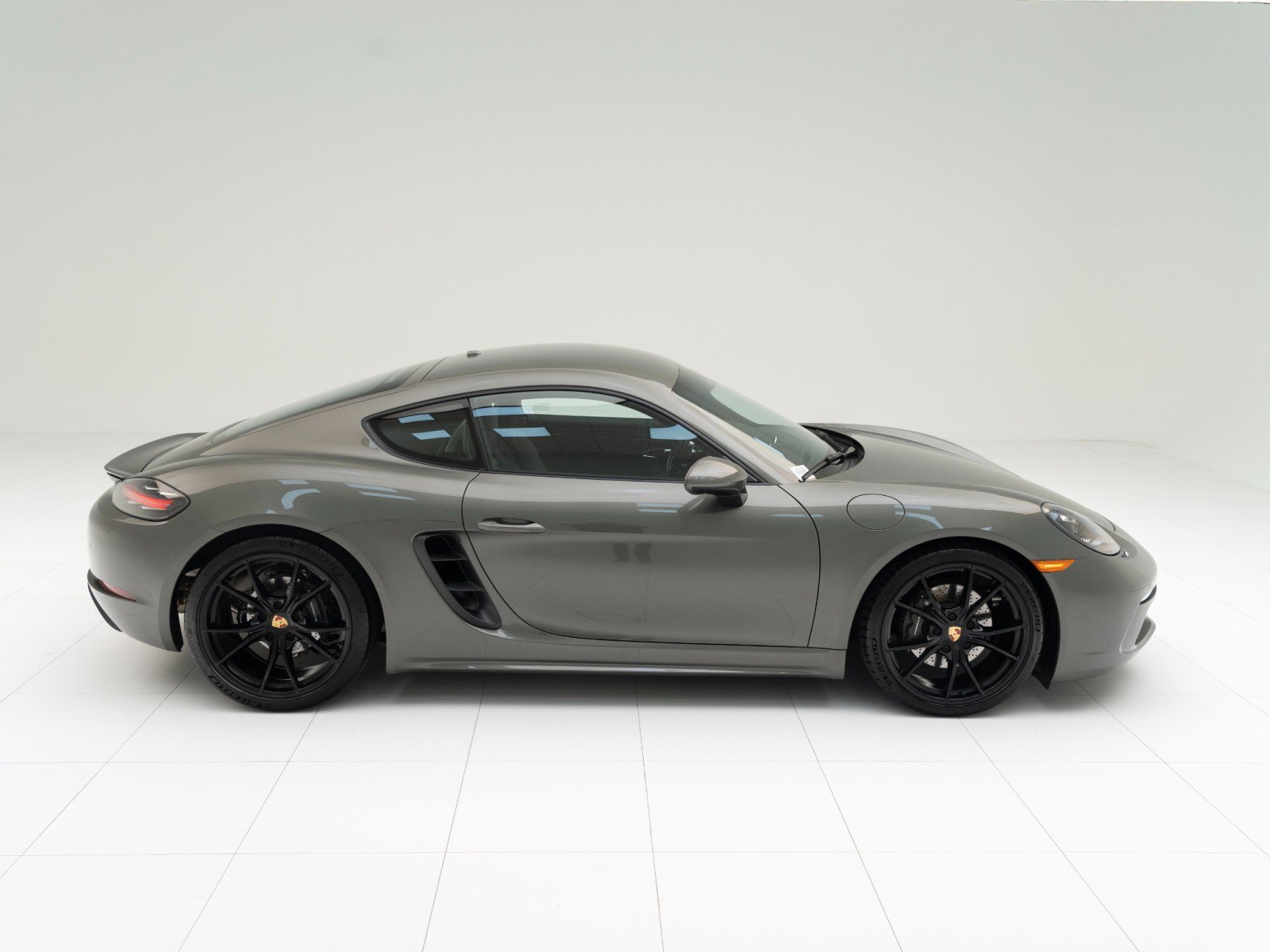 Certified 2025 Porsche 718 Cayman image 8