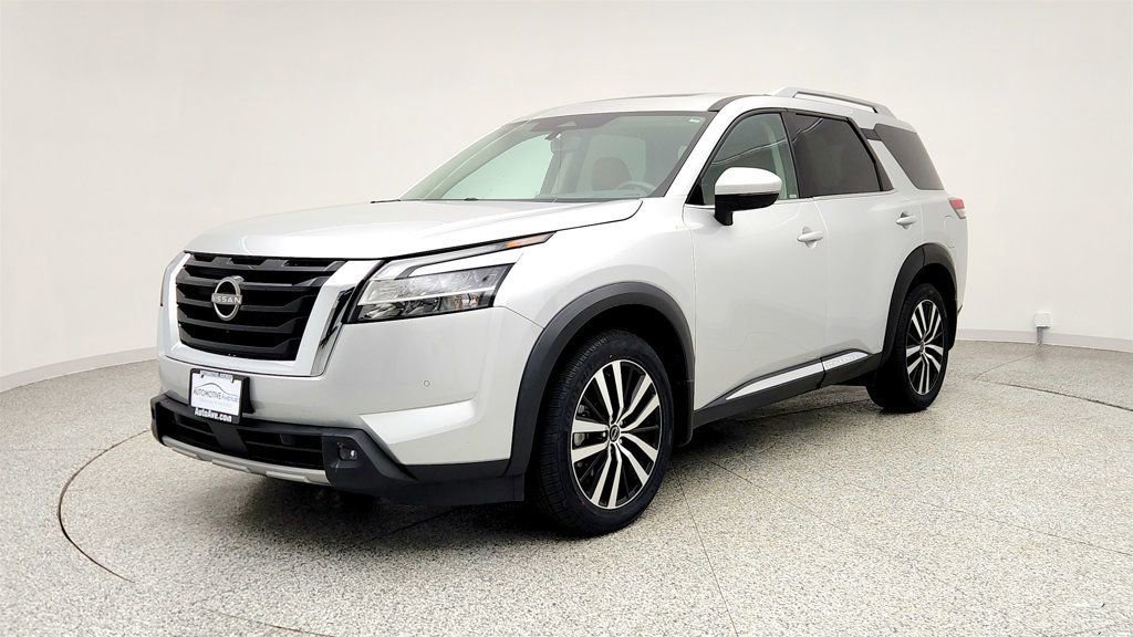 Used 2023 Nissan Pathfinder Platinum image 1
