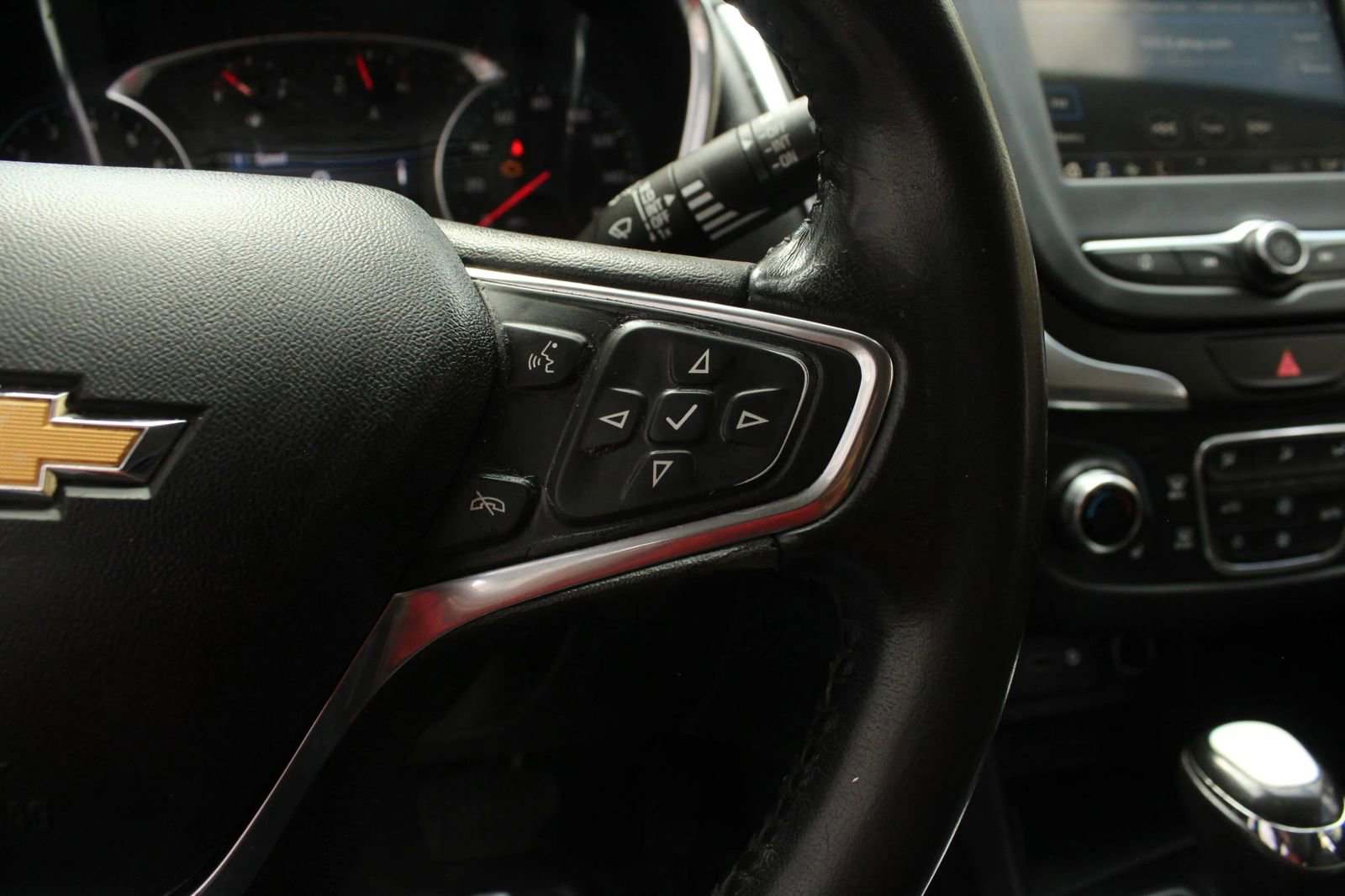 Used 2019 Chevrolet Equinox LT FWD image 33