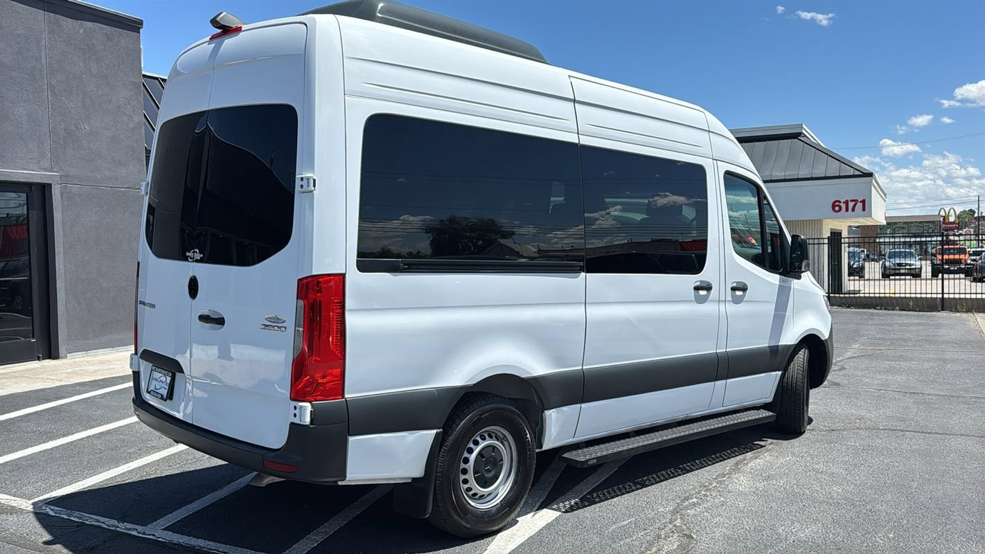 Used 2024 Mercedes-Benz Sprinter 2500 image 3