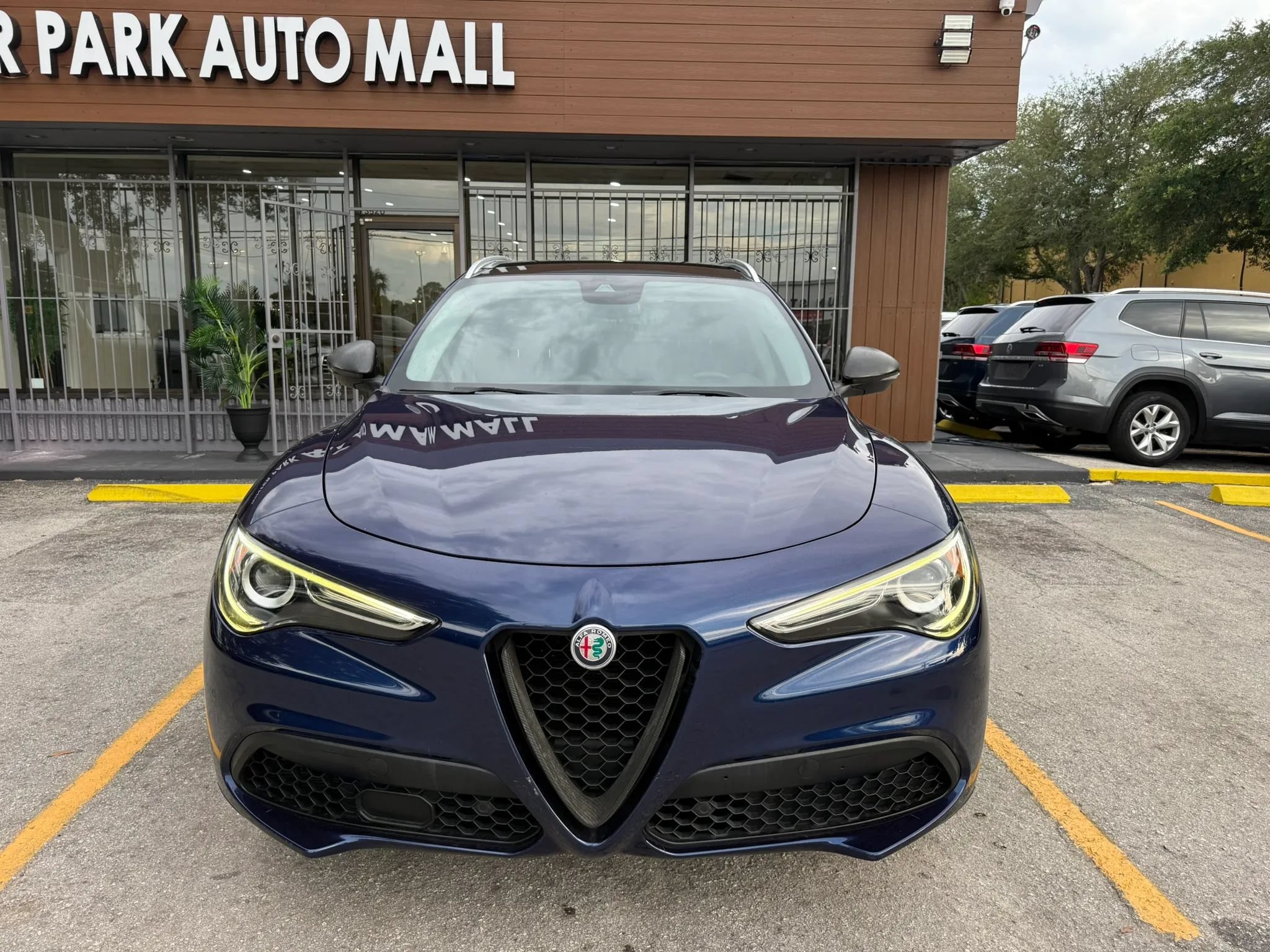 Used 2018 Alfa Romeo Stelvio AWD image 2