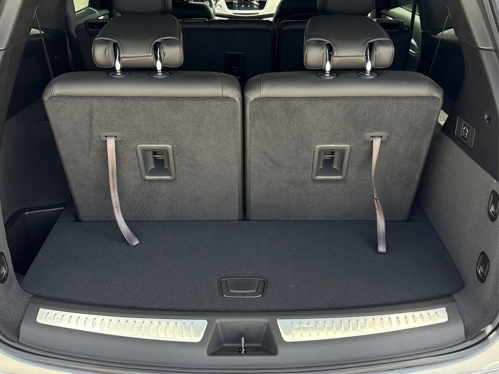 New 2025 Cadillac XT6 Luxury image 11