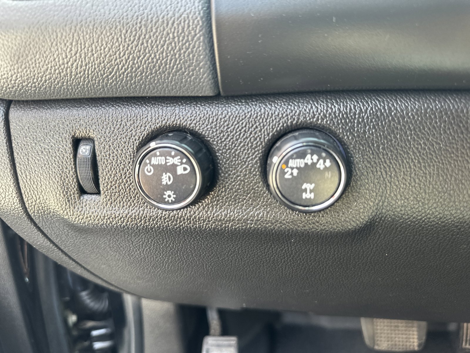 Used 2018 Chevrolet Colorado Z71 AWD/4WD image 19