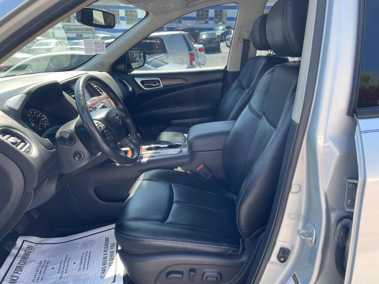 Used 2017 Nissan Pathfinder Platinum FWD image 10