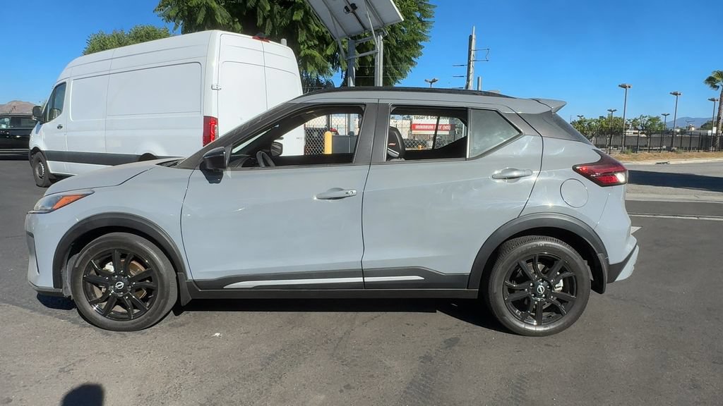 Used 2024 Nissan Kicks SR w/ SR Premium Package FWD image 9