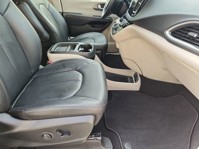 Used 2020 Chrysler Pacifica Touring-L w/ Premium Audio Group image 26
