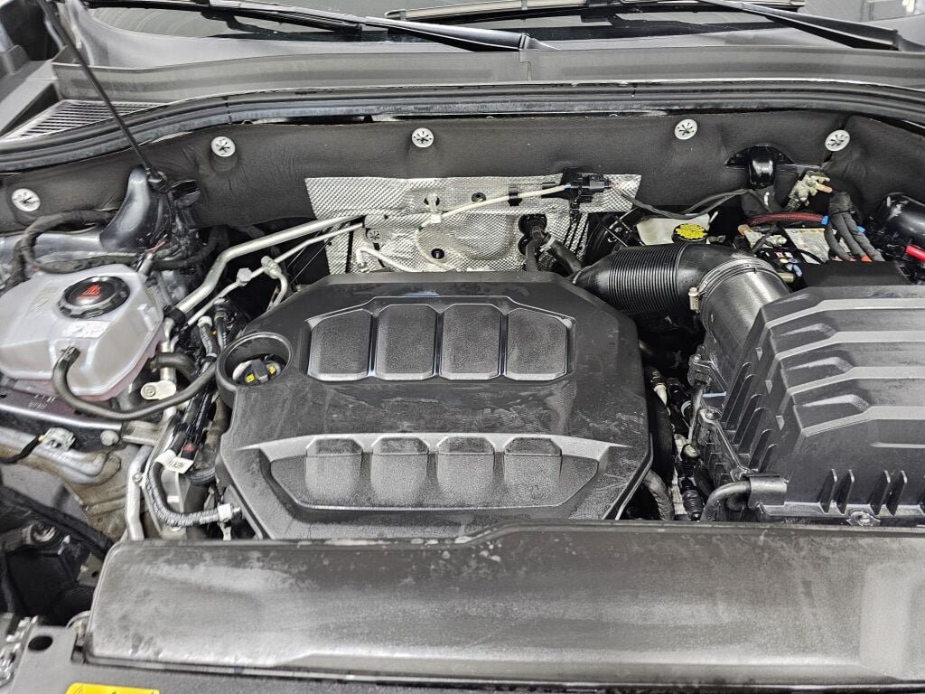 Used 2024 Volkswagen Atlas SEL Premium R-Line AWD/4WD image 35