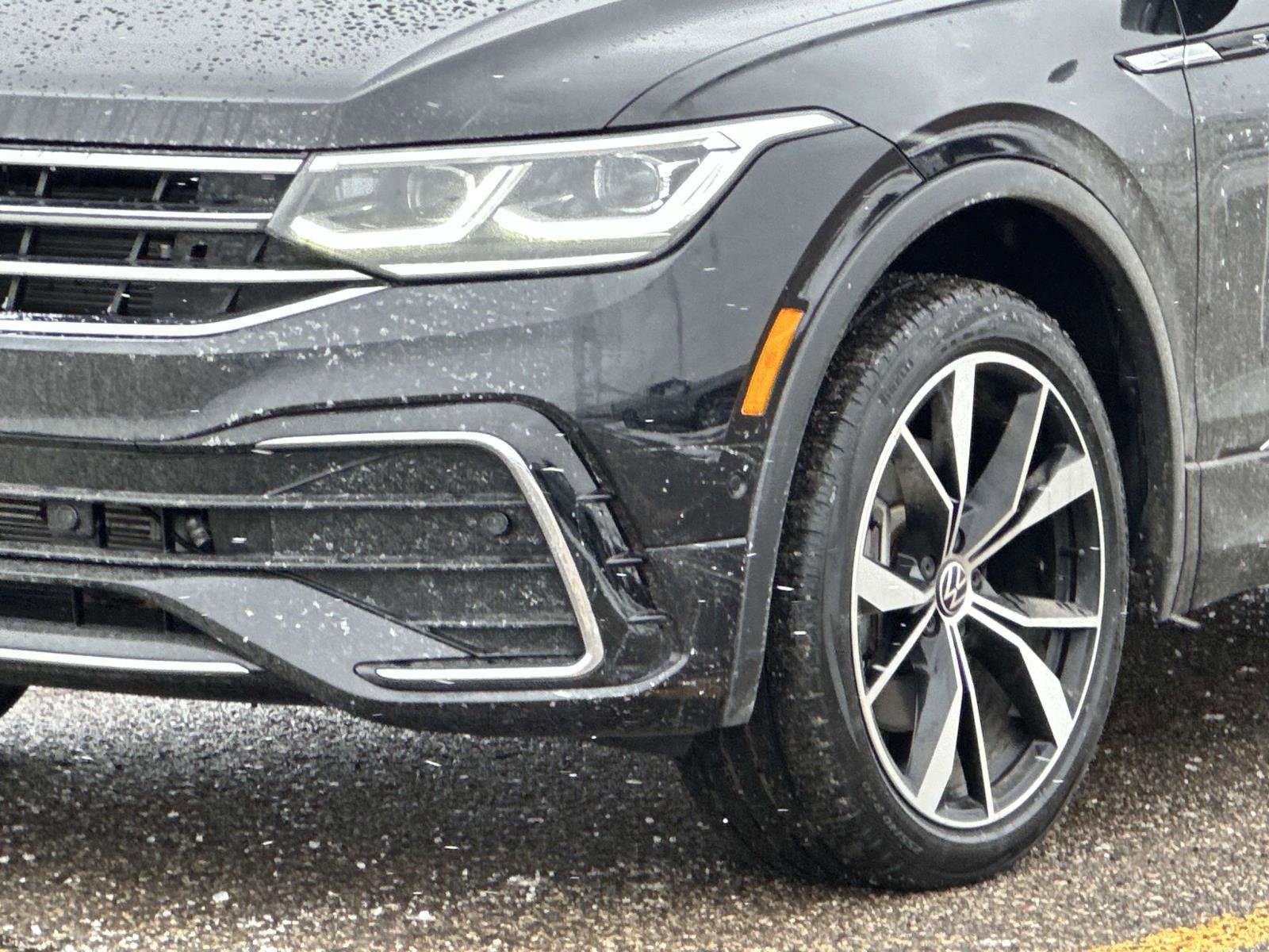 Used 2022 Volkswagen Tiguan SEL R-Line image 8