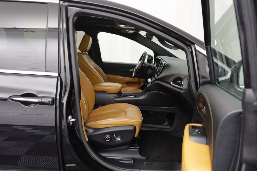 Used 2021 Chrysler Pacifica Pinnacle image 21
