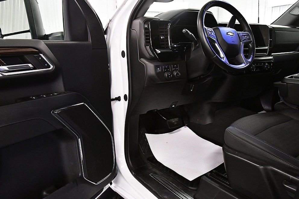 Used 2024 Chevrolet Silverado 2500 LT image 17