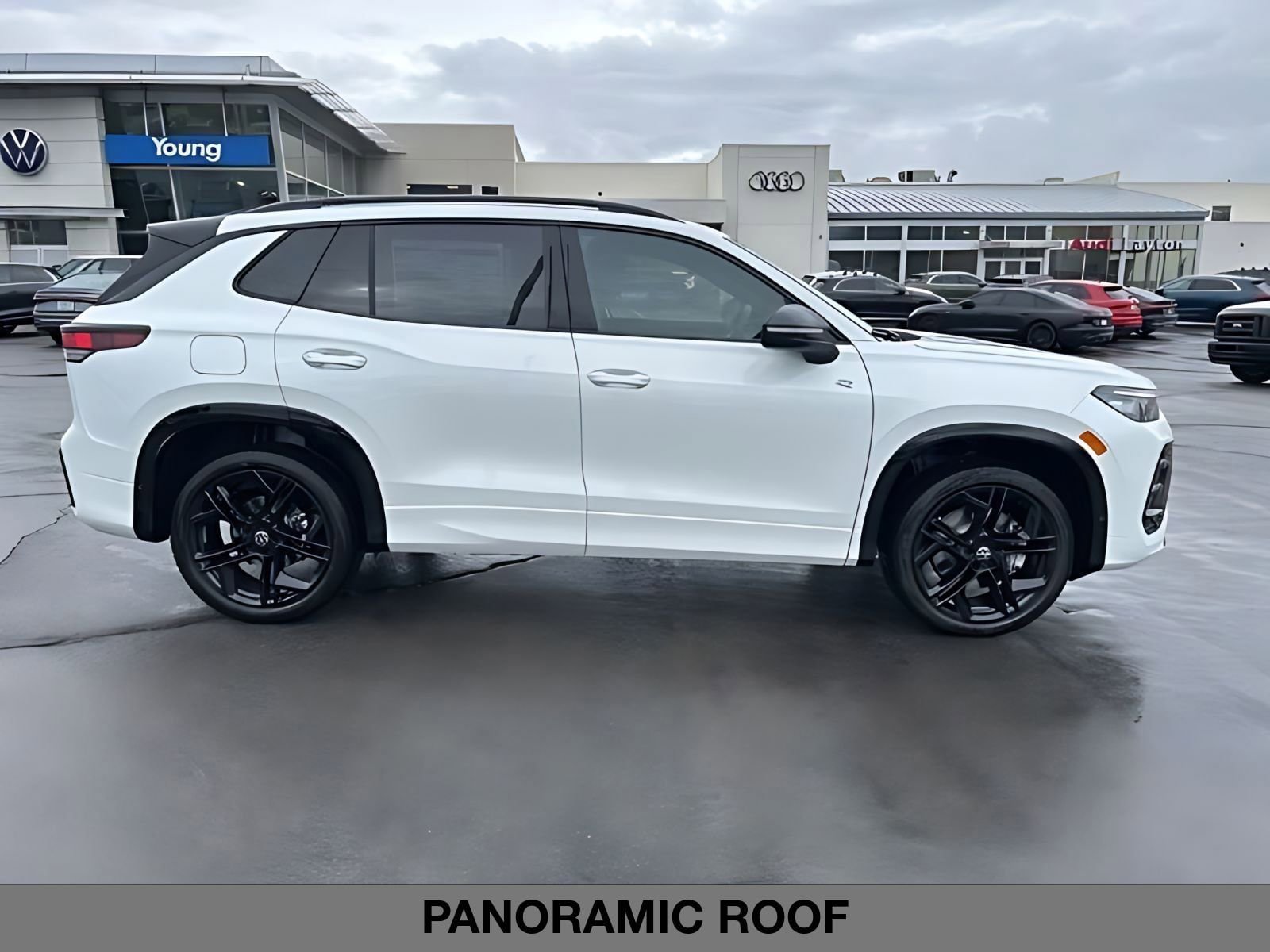 New 2026 Volkswagen Tiguan SE R-Line AWD/4WD image 2