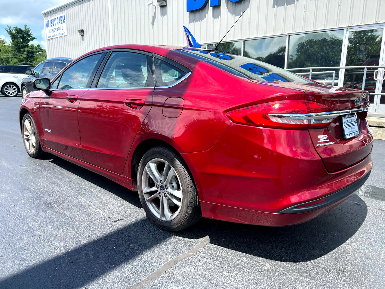Used 2018 Ford Fusion SE image 3