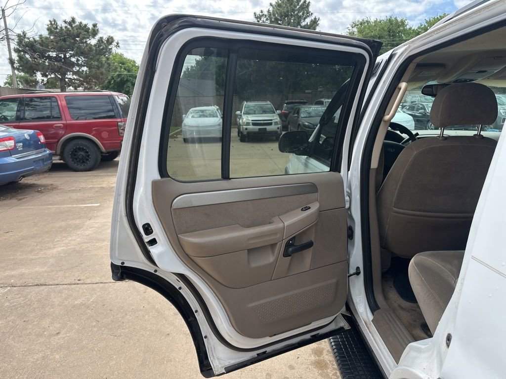 Used 2003 Ford Explorer XLT RWD image 11