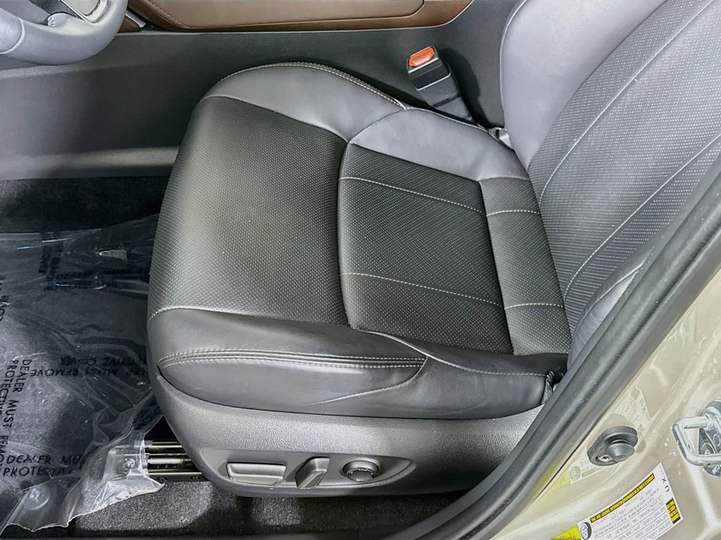 Certified 2023 Toyota Venza Limited AWD/4WD image 24