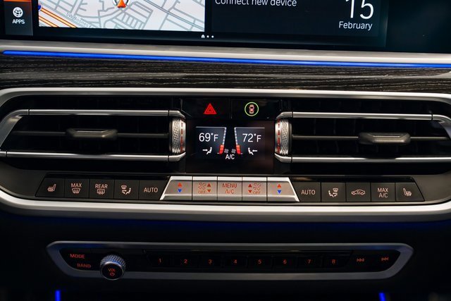 Used 2022 BMW X7 M50i w/ Cold Weather Package image 13