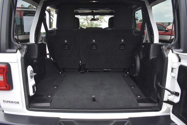 Used 2018 Jeep Wrangler Unlimited Sahara image 16