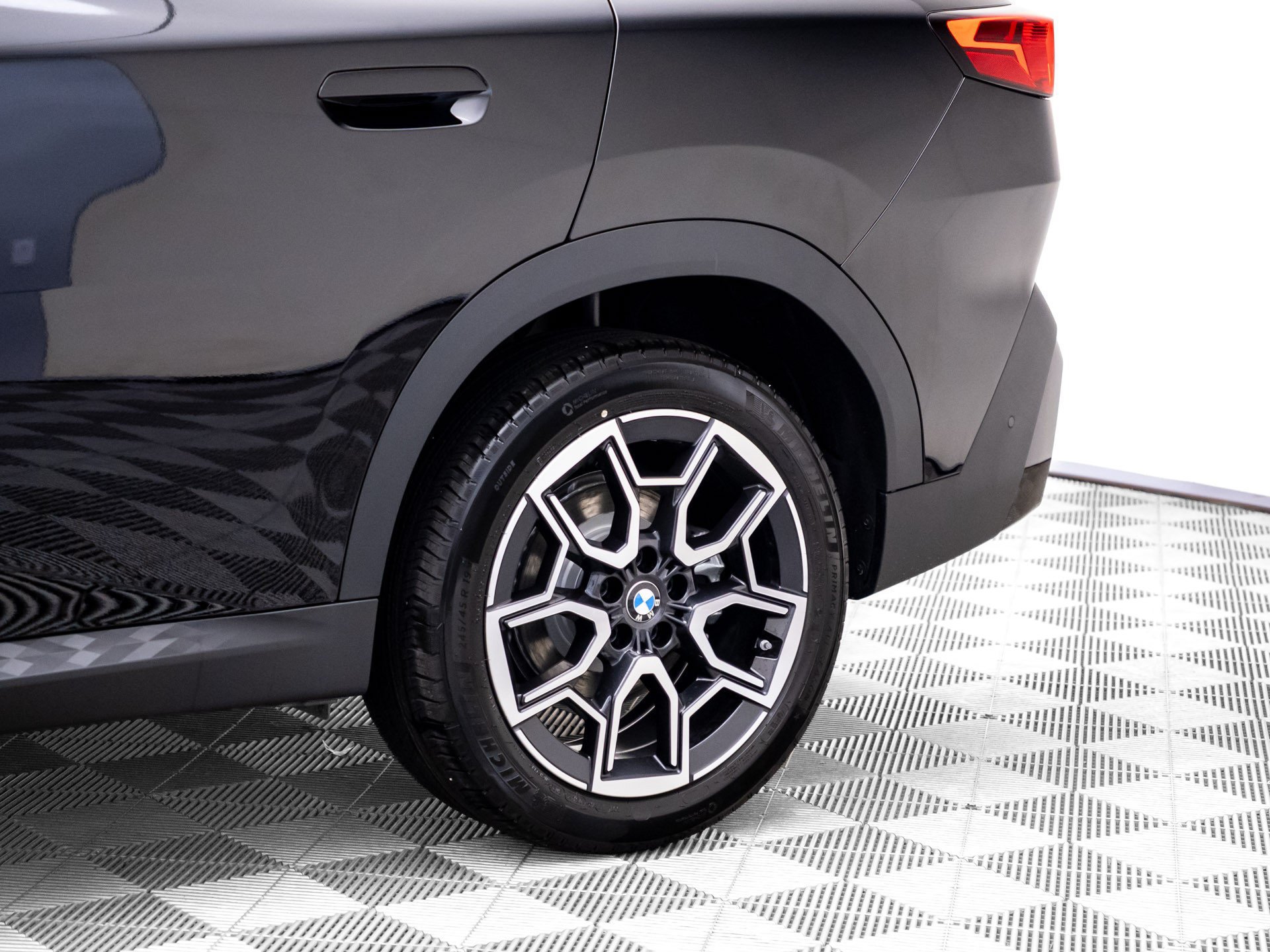 New 2027 BMW X2 xDrive28i w/ Technology Package AWD/4WD image 37