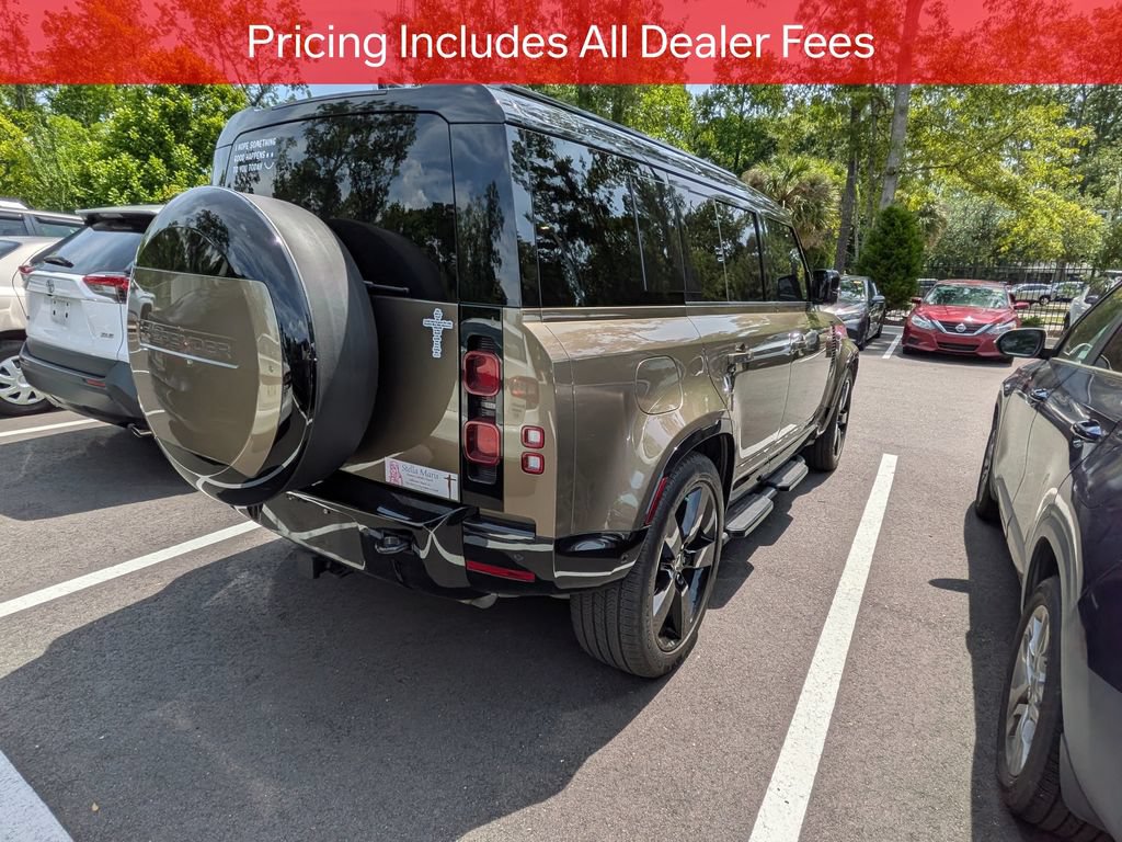 Used 2025 Land Rover Defender 110 X-Dynamic SE AWD/4WD image 6