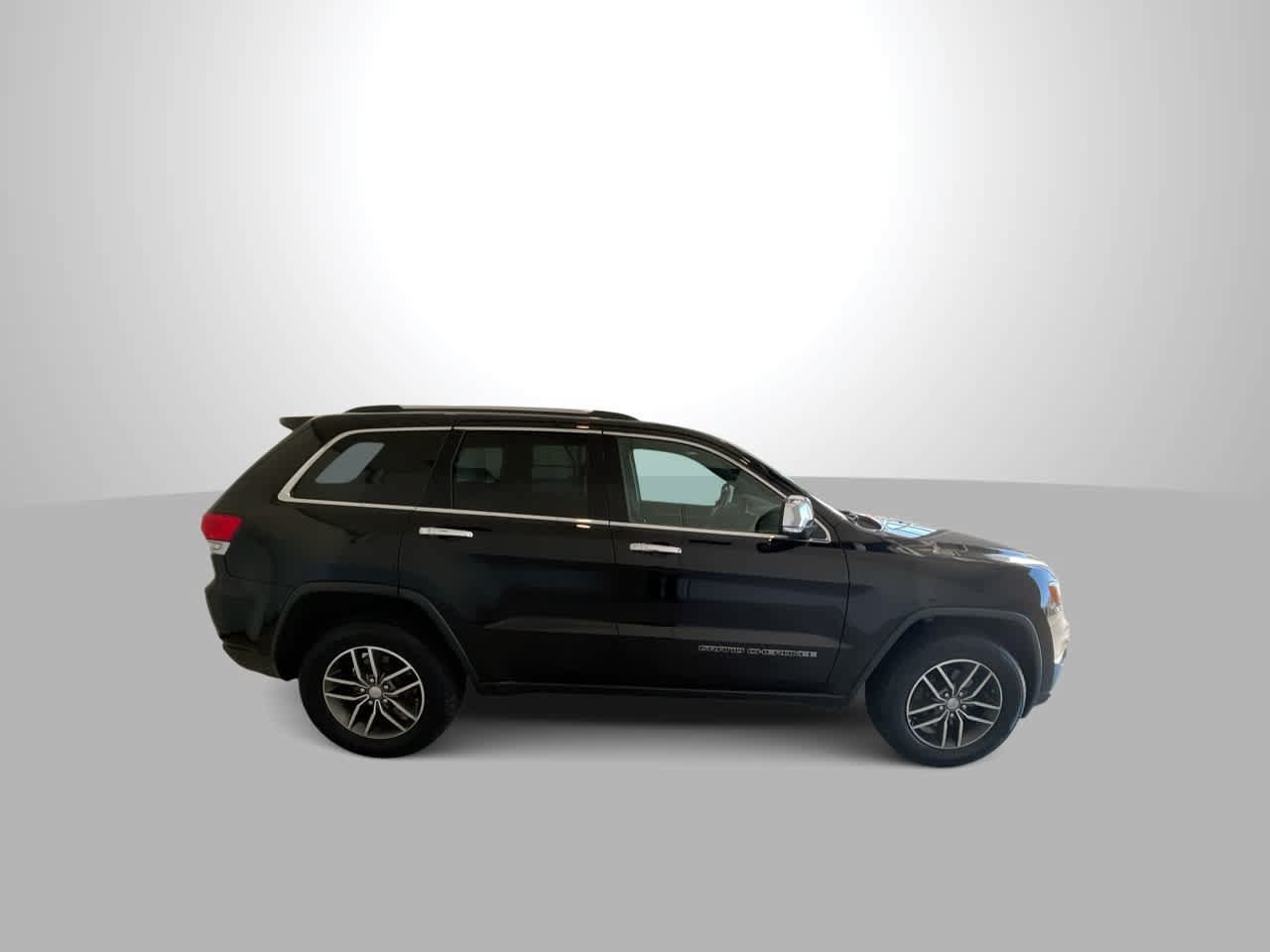Used 2018 Jeep Grand Cherokee Limited AWD/4WD image 9