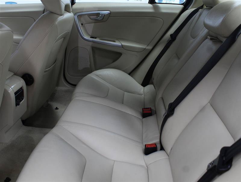 Used 2015 Volvo S60 T5 Platinum w/ Climate Package AWD/4WD image 16