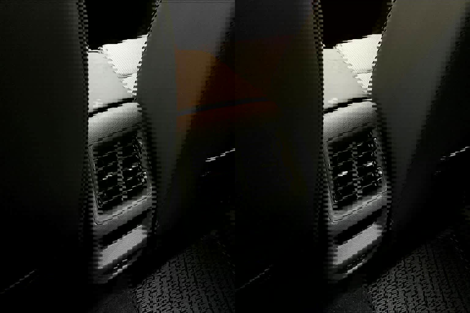 New 2026 Volkswagen Tiguan SE image 16