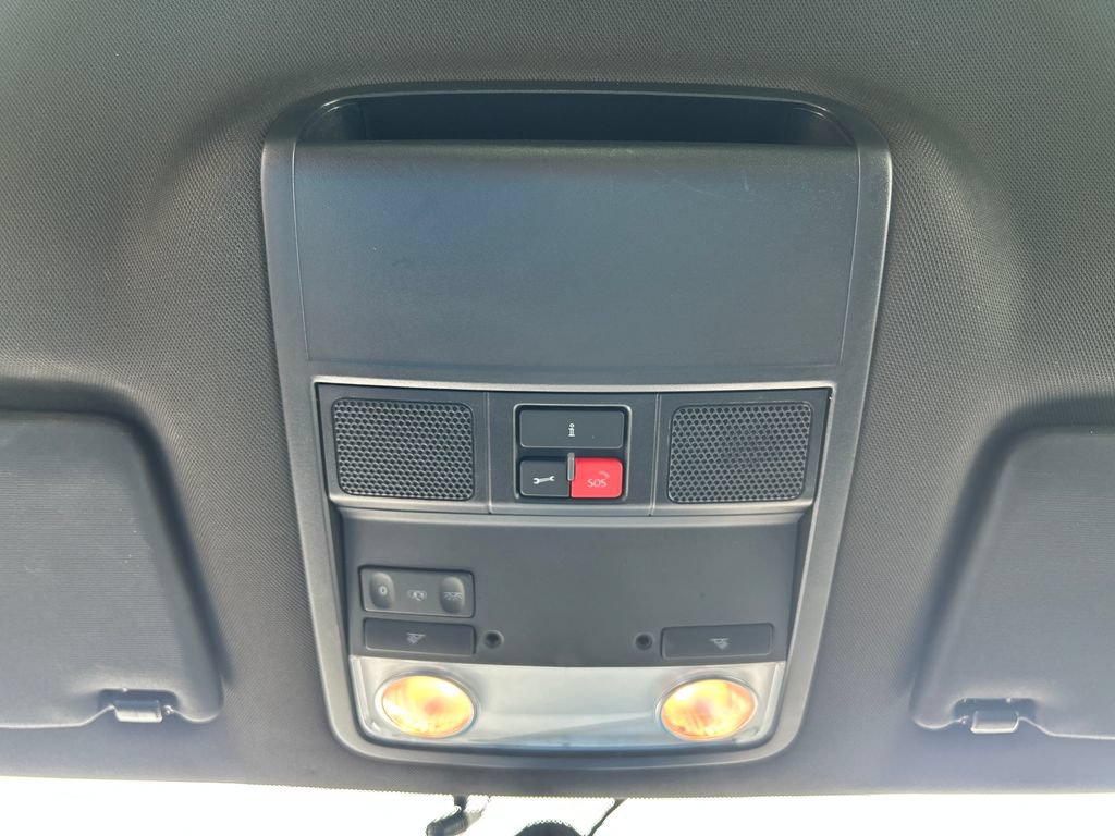 Used 2014 Volkswagen Beetle R-Line FWD image 16