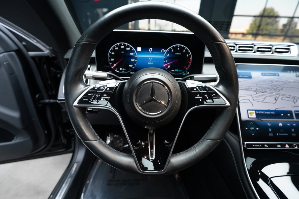 Used 2022 Mercedes-Benz S 500 4MATIC w/ AMG Line Package image 25