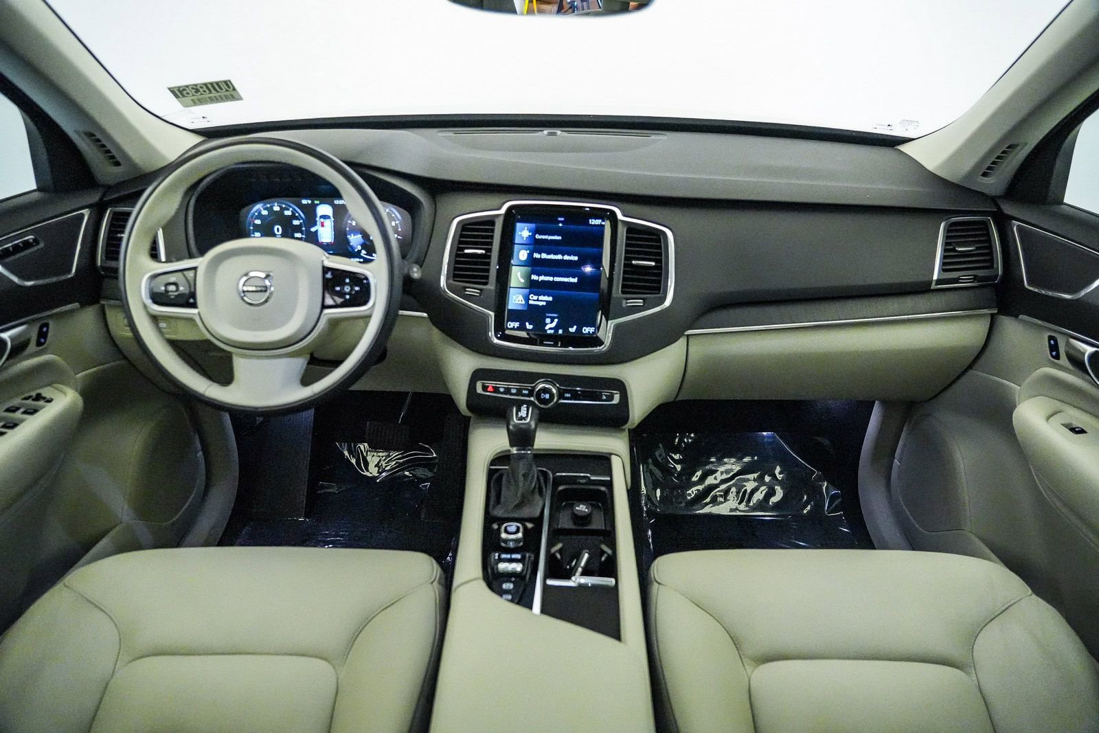 Used 2020 Volvo XC90 T5 Momentum w/ Protection Package Premier AWD/4WD image 13