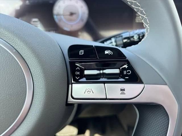 Used 2025 Hyundai Elantra Sport image 18