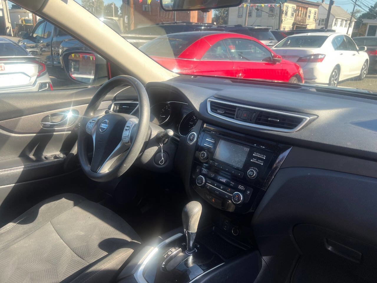 Used 2016 Nissan Rogue SV w/ SV Moonroof Package image 23