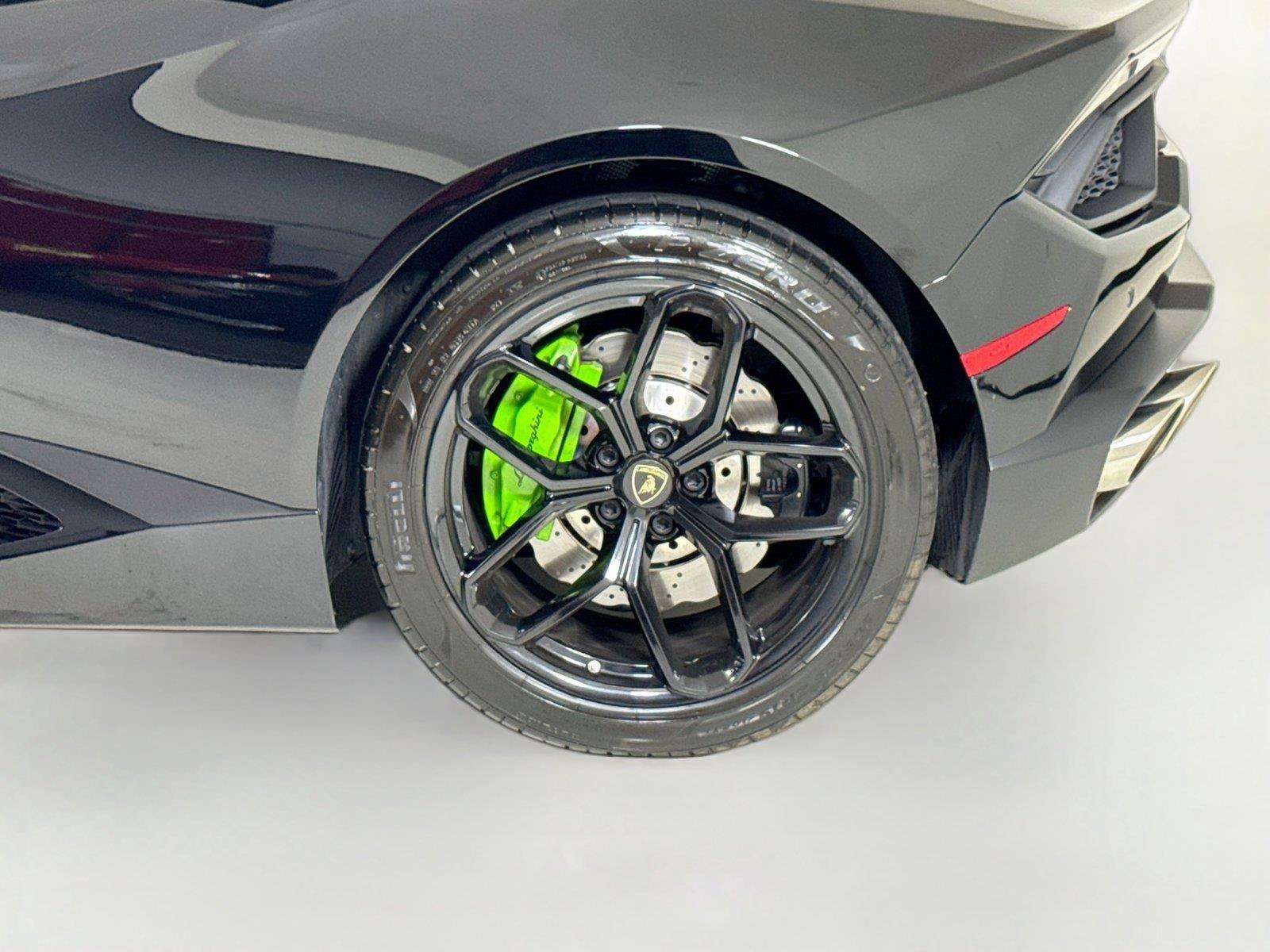 Used 2017 Lamborghini Huracan LP 580-2 RWD image 34